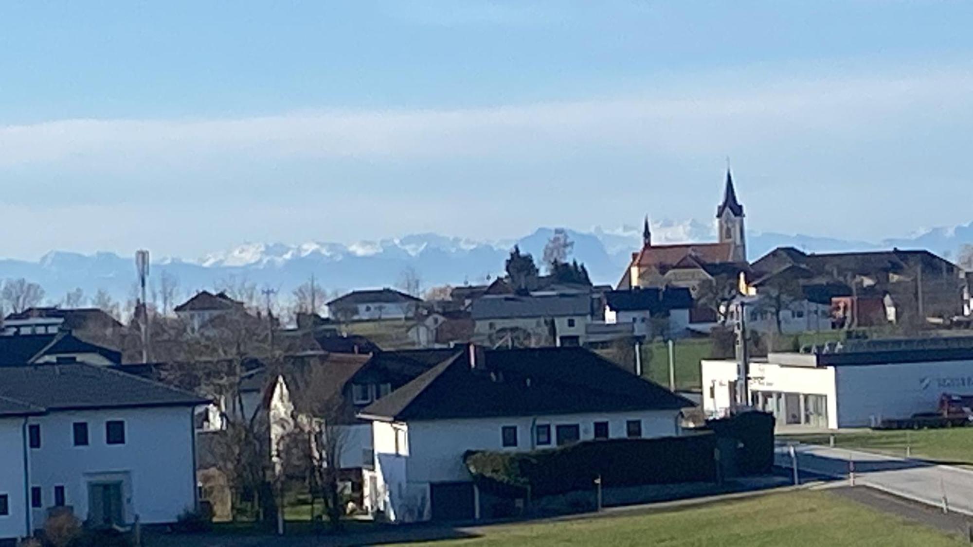 Wohnung City Nord Mit Balkon Herzogsdorf Exteriér fotografie