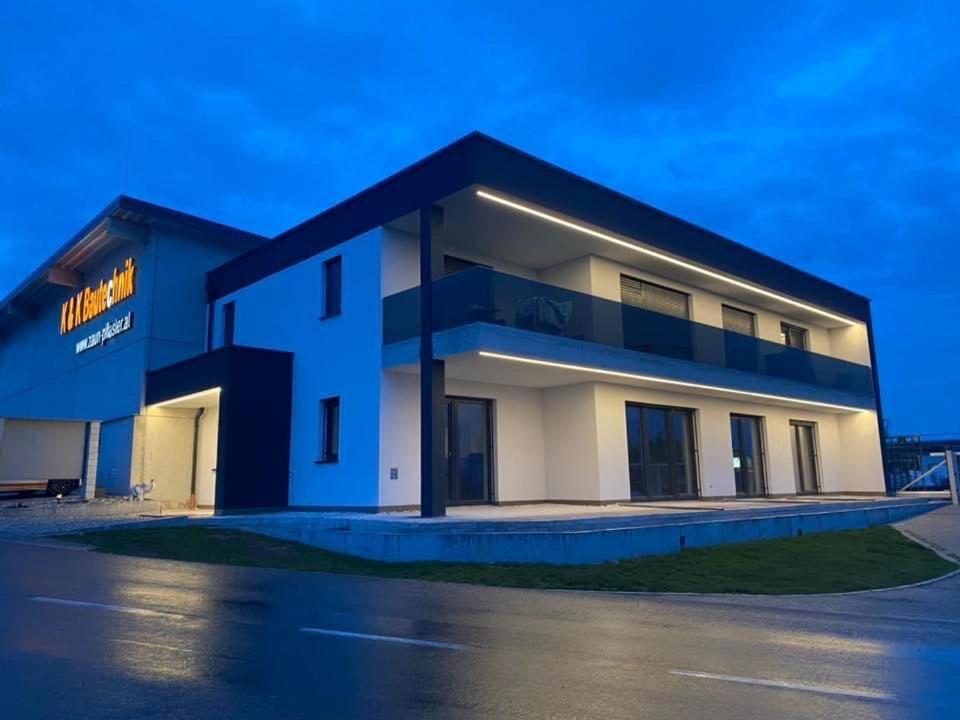 Wohnung City Nord Mit Balkon Herzogsdorf Exteriér fotografie